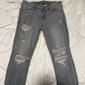 ✨American Eagle next level stretch rippped jeans✨